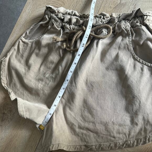 XiRena Wesley Short Dark Sand Khaki M - Picture 12 of 13